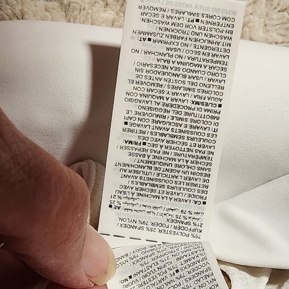 Athleta Womens Sz XL Sports Bra White Criss Cross Back Removable Pads - Picture 4 of 4